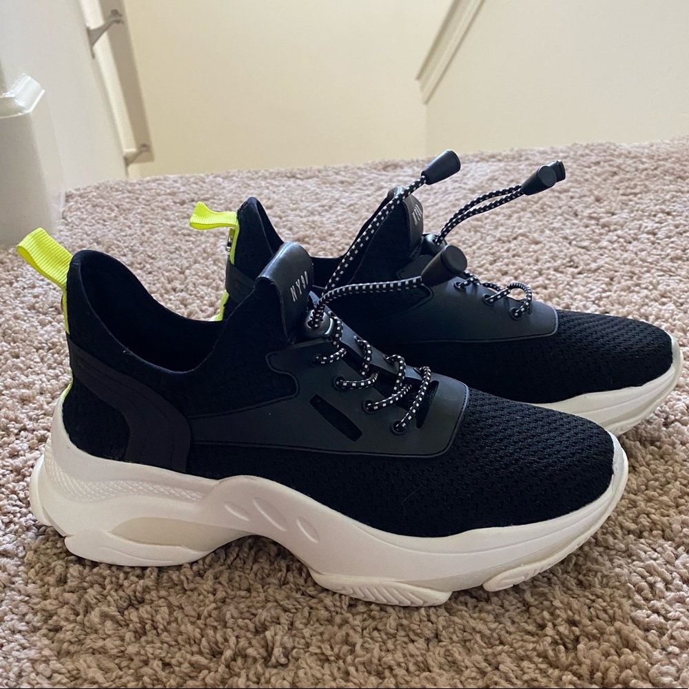 Steve Madden MYLES NY90
